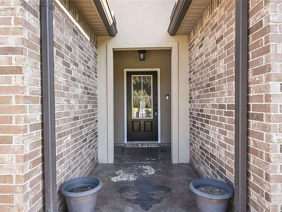 3rd image of 1394 Rue Riviere Dr