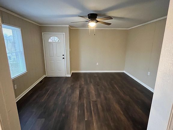 3rd image of 1049 Pinoak Dr