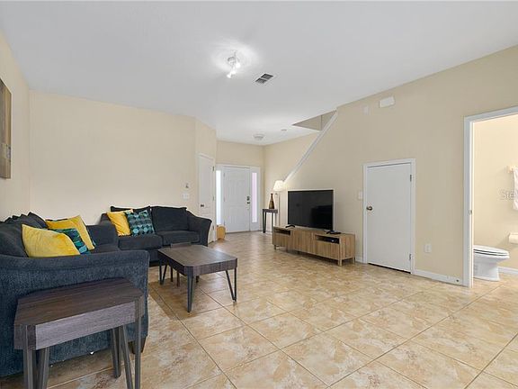 5th image of 2853 Adelaide Ct