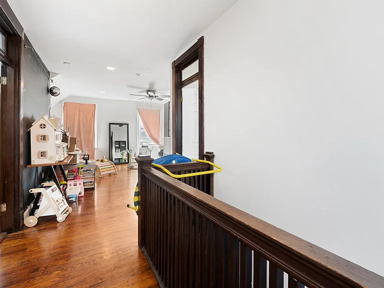 5783 Waterman Blvd — Photo 16