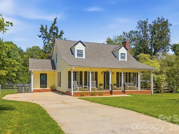 2634 Cherokee Ct, Gastonia, NC 28056