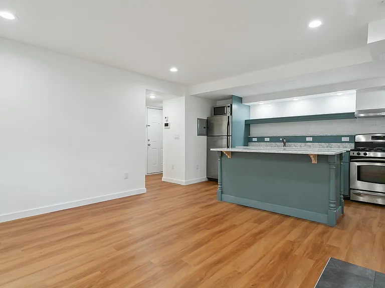 110 Summit Ave #G — Photo 7