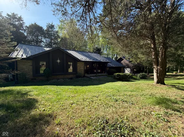 12340 N Cedarwood Dr, Mooresville, IN 46158