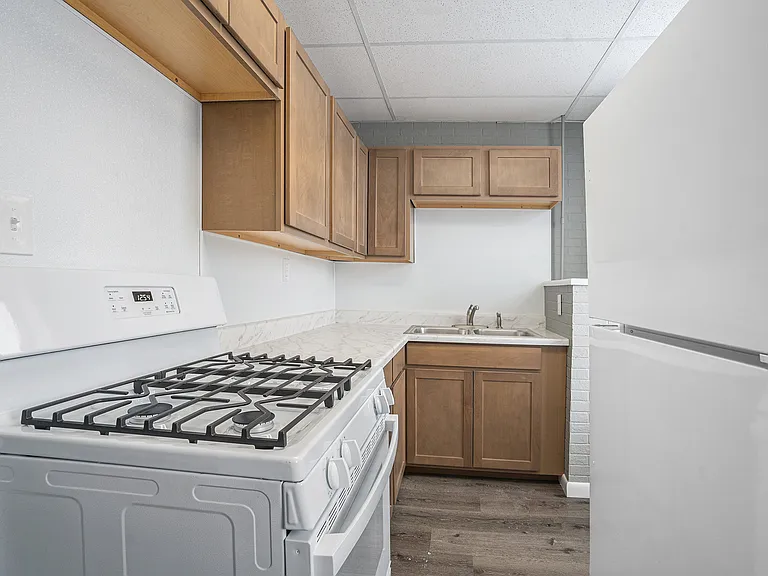 222 Trowbridge St #3 — Photo 8