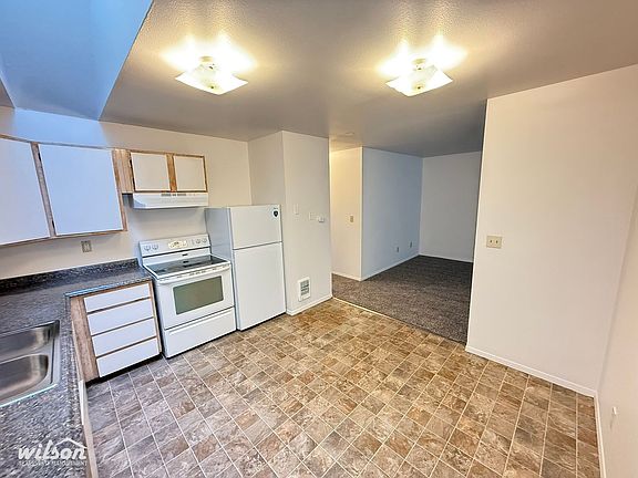 5th image of 406 N 8th St APT 2