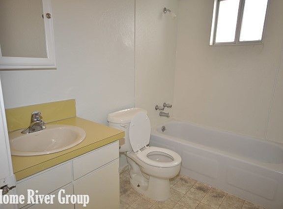5th image of 117 Hudson Ave