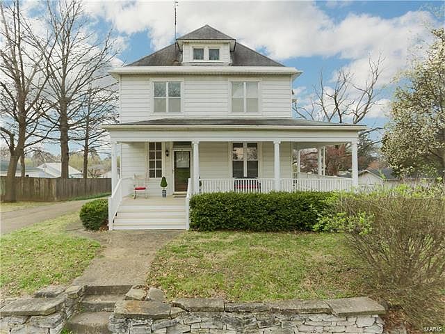 1st image of 358 Seraphin St