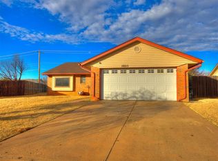 10215 S Hillcrest Dr, Oklahoma City, OK 73159