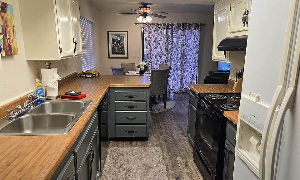 Kitchen Close up to Dinning