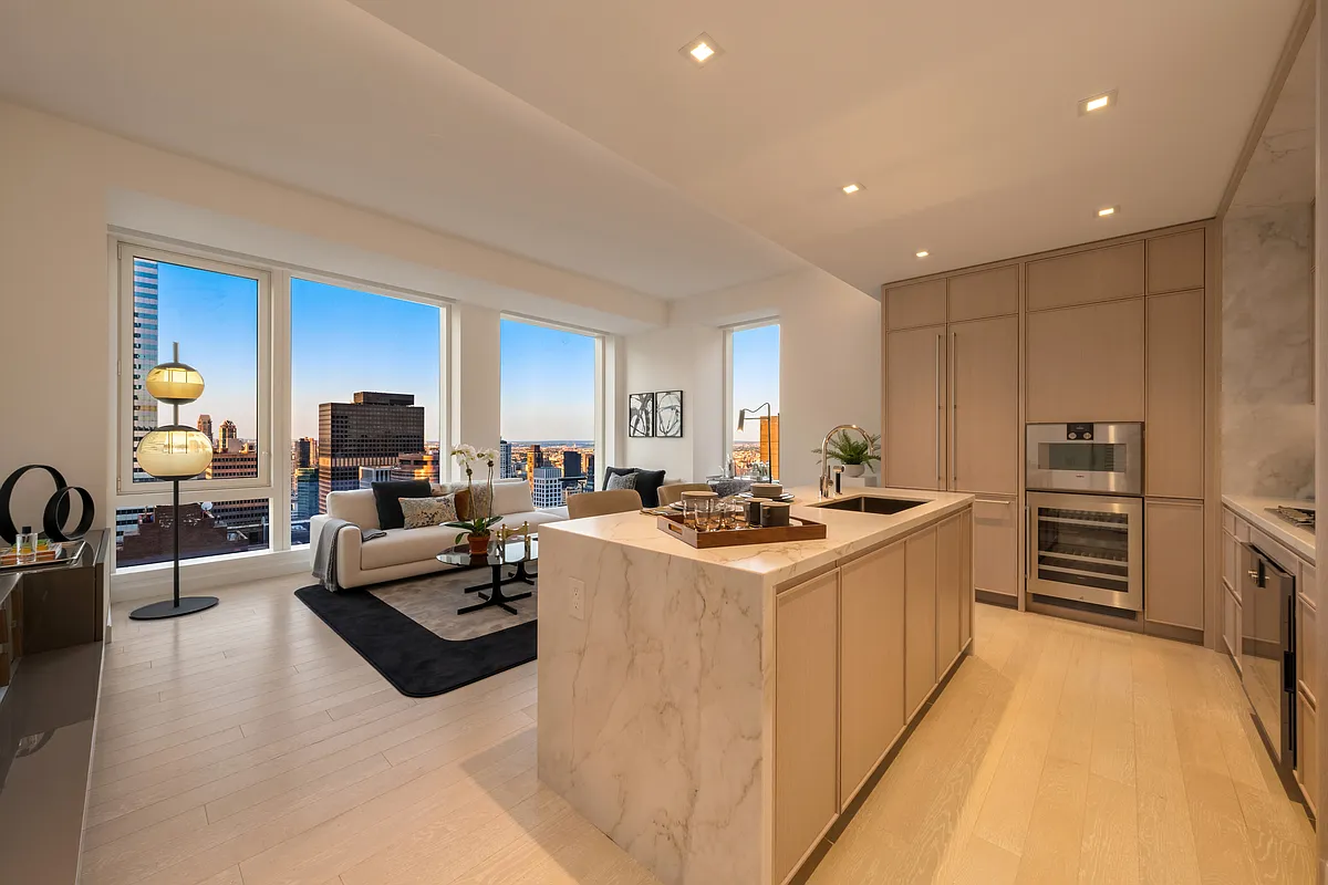 138 East 50th St Unit 51B  