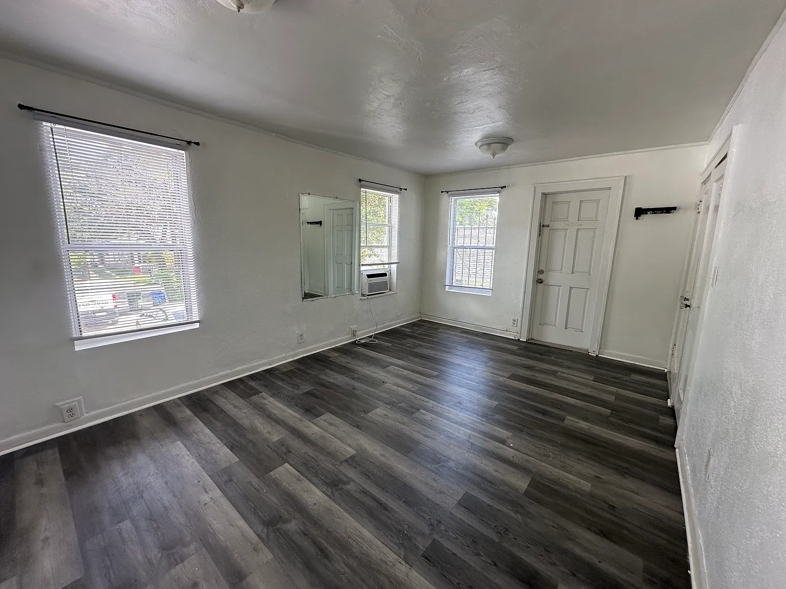 Studio, 450 sqft, $1,150 — Photo 1