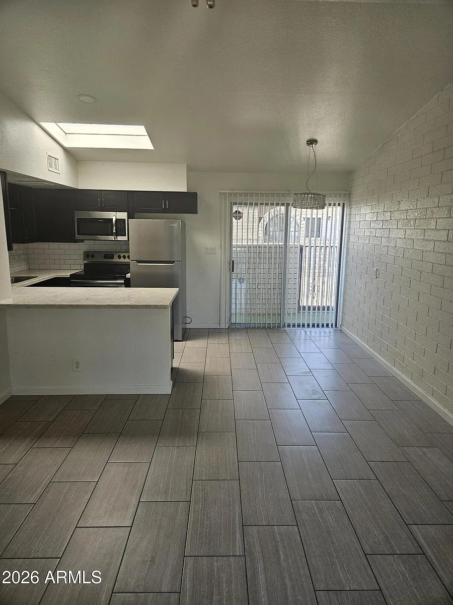 Building Photo - 2340 N 46th St #2