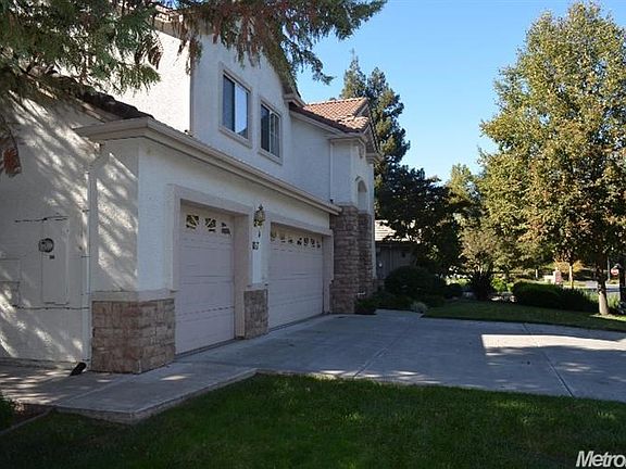 3rd image of 4657 Pebble Beach Dr