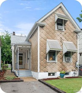 809 Military Rd, Saint Louis, MO, 63125
