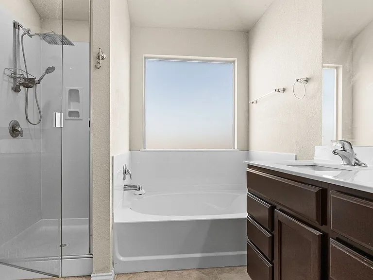 2416 Elba Dr — Photo 9