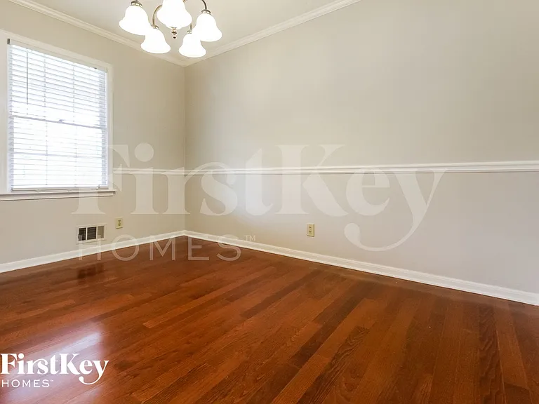 2256 Street Deville — Photo 4