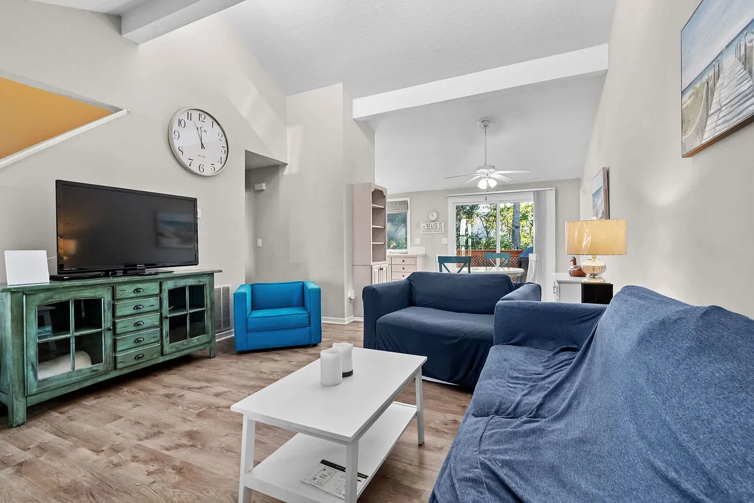 3 bed, 2.0 bath, 1291 sqft, $3,271 — Photo 2