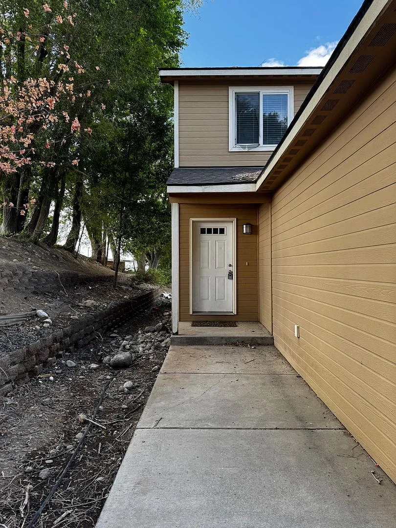 109 Mizzou Ct — Photo 1