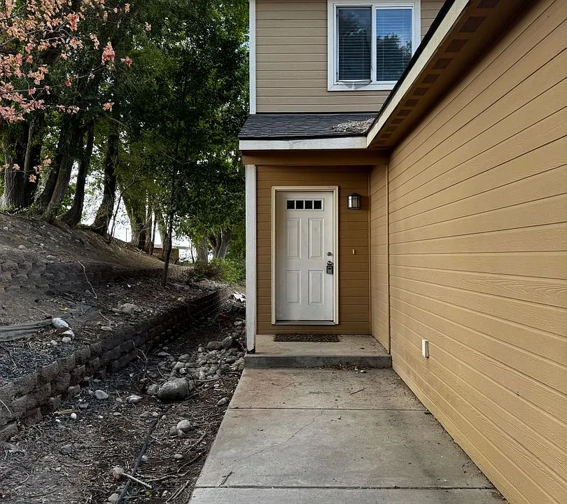 109 E Mizzou Ct
