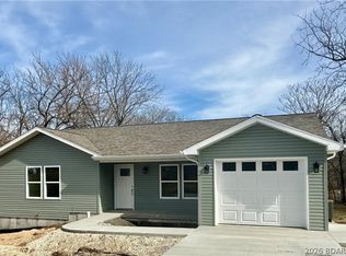 310 N Seymour St, Versailles, MO 65084