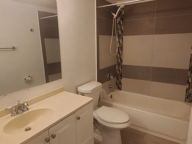 7208 Chadsford Ct — Photo 10