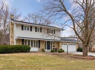 8215 Westbend Rd, Golden Valley, MN 55427