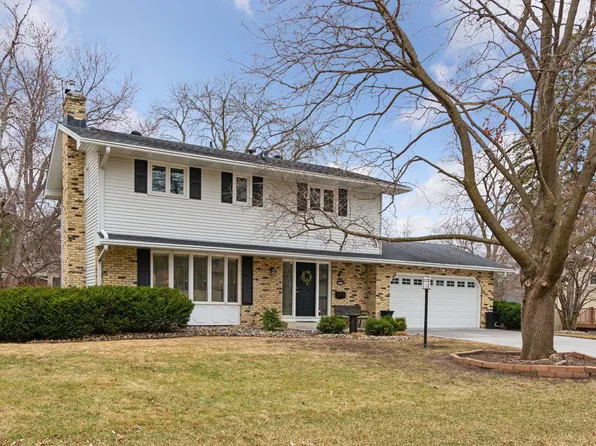 8215 Westbend Rd, Golden Valley, MN 55427