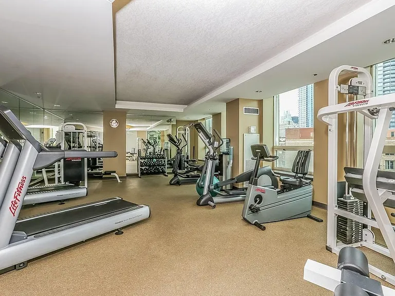 600 N Kingsbury St #1714 — Photo 9