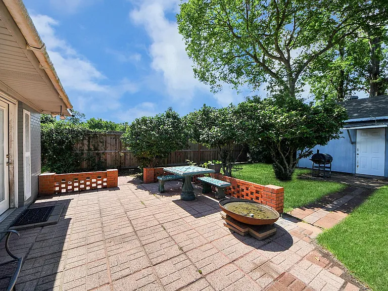 2601 Holly St — Photo 20