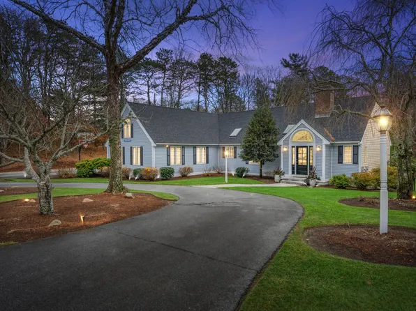 23 Middle Pond Path, Marstons Mills, MA 02648