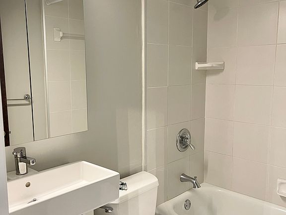 5th image of 2745 Observatory Ave #11