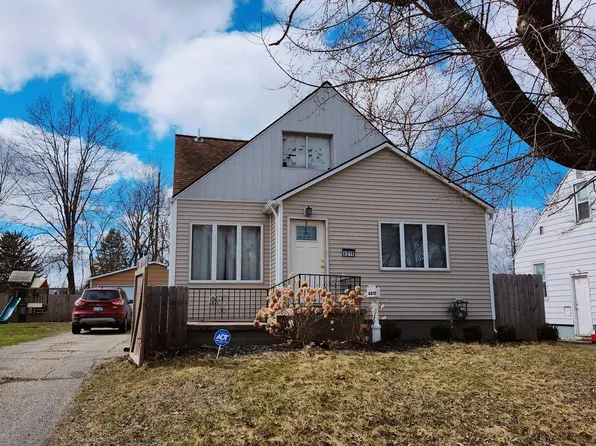 4010 Red Arrow Rd, Flint, MI 48507