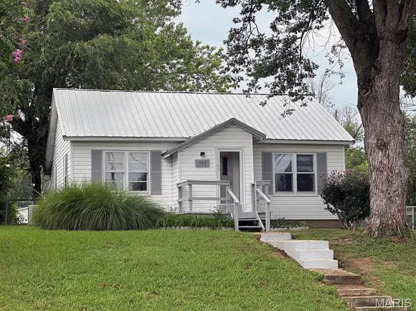 711 N Prairie St, Bloomfield, MO 63825