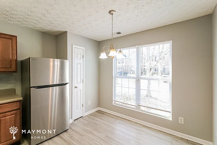 11402 Ashefield Ln — Photo 6
