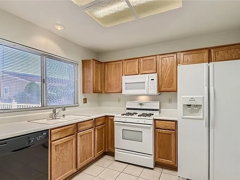 8729 Pennystone Ave — Photo 8
