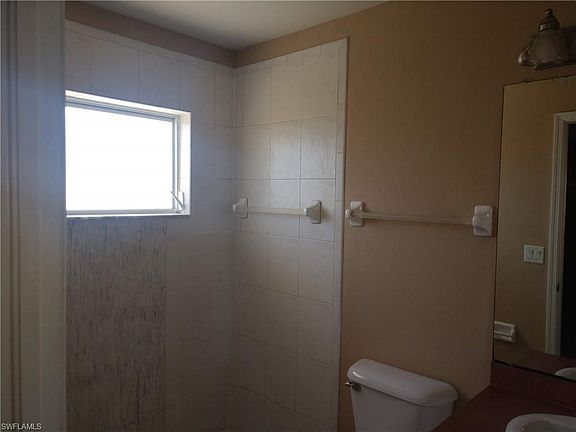 2nd image of 633 NW 16th Pl