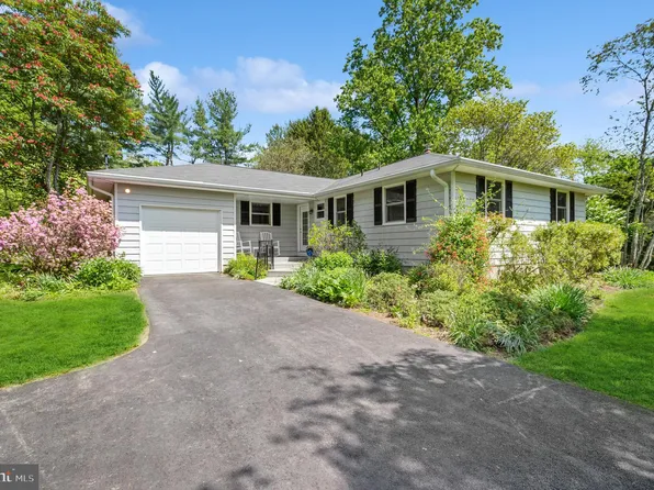 264 Lambertville Hopewell Rd, Hopewell, NJ 08525