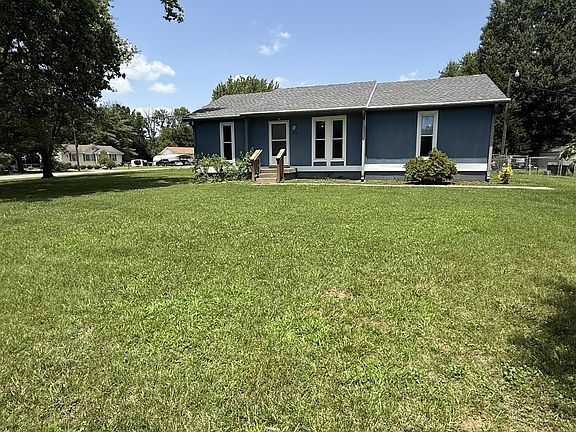 2nd image of 1524 Winding Way Cir
