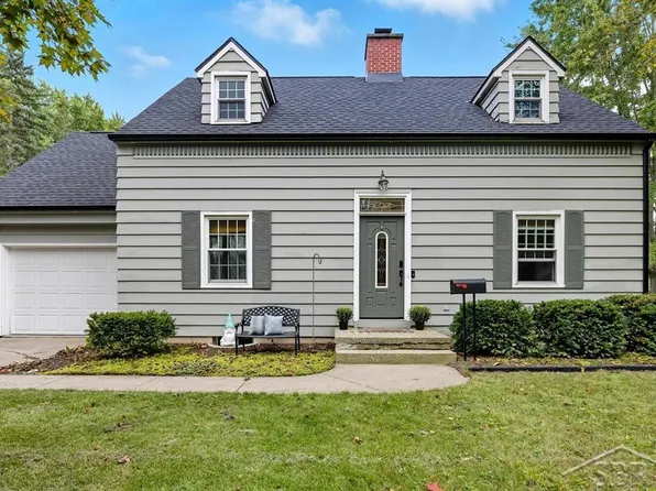 704 E Meadowbrook Dr, Midland, MI 48642