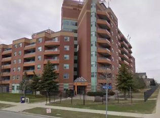 1035 Windsor Hill Blvd #1A, Mississauga, ON L5V 1Z3