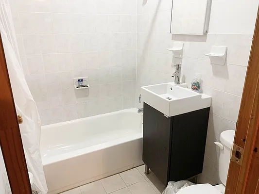 Rented by Ulas Real Estates Inc | media 28