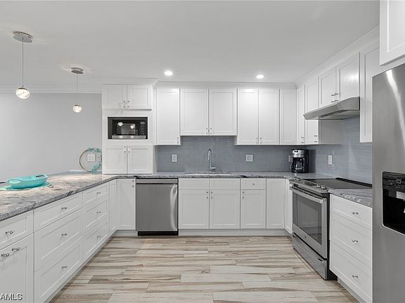 4th image of 2088 Estero Blvd APT 3E