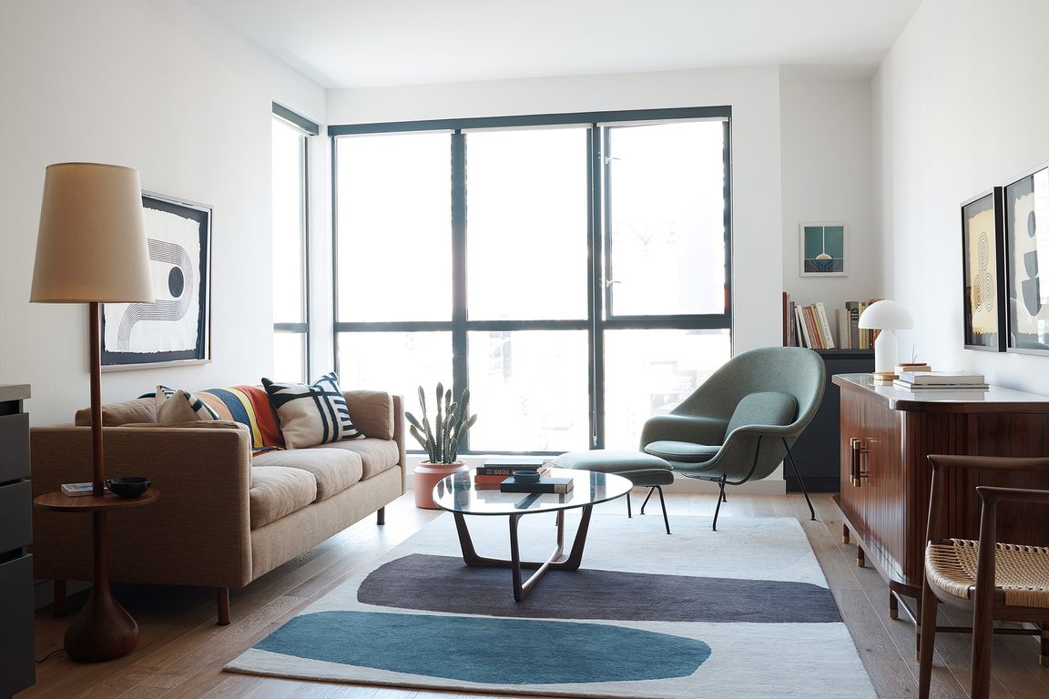 Sunny days, stylish space_your perfect living room awaits.