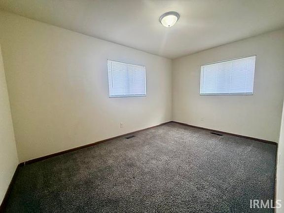 5th image of 116 E 19th St