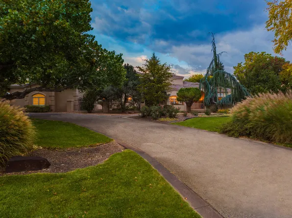 5820 Padre Roberto Rd NW, Los Ranchos De Albuquerque, NM 87107