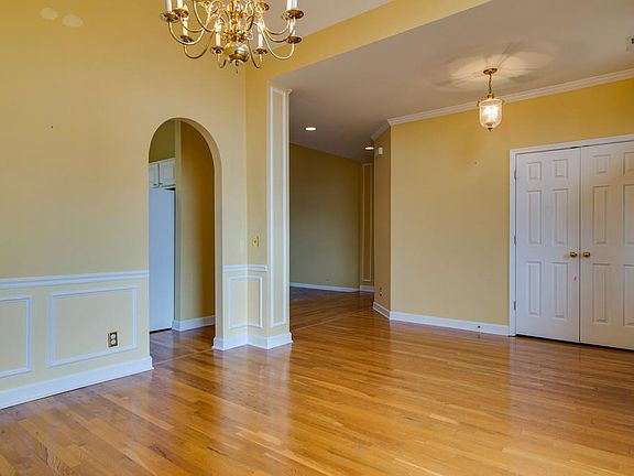 4th image of 6745 Autumnwood Dr
