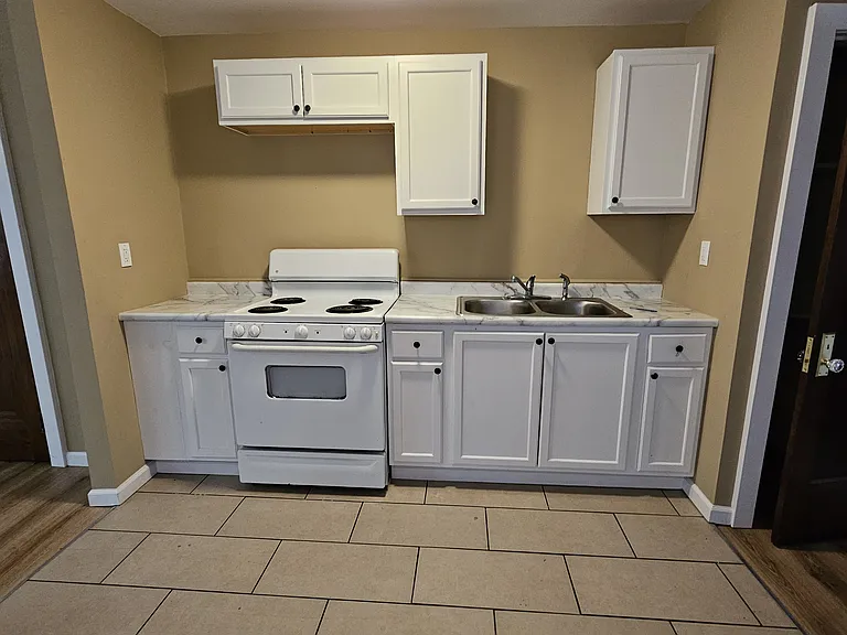 14 Maylan Dr #2 — Photo 7