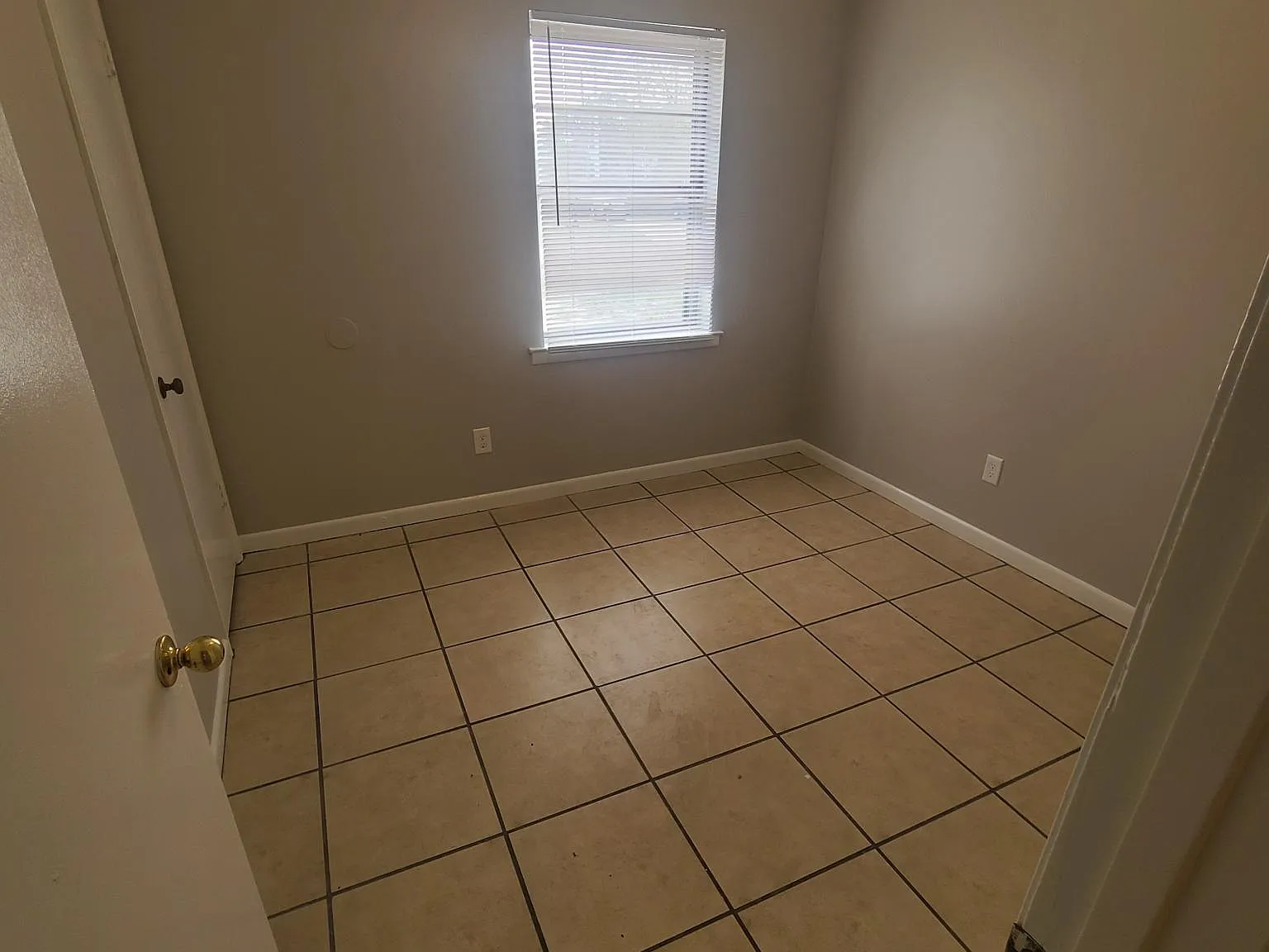 3 bed, 1.5 bath, 988 sqft, $1,485 — Photo 4