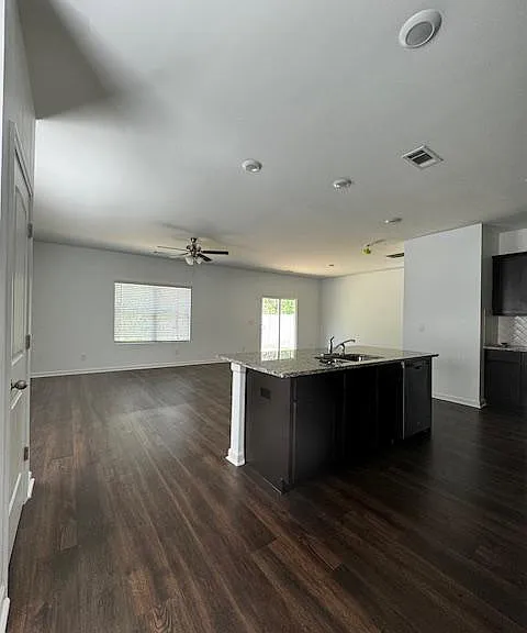 240 Chelsea Park Dr — Photo 14