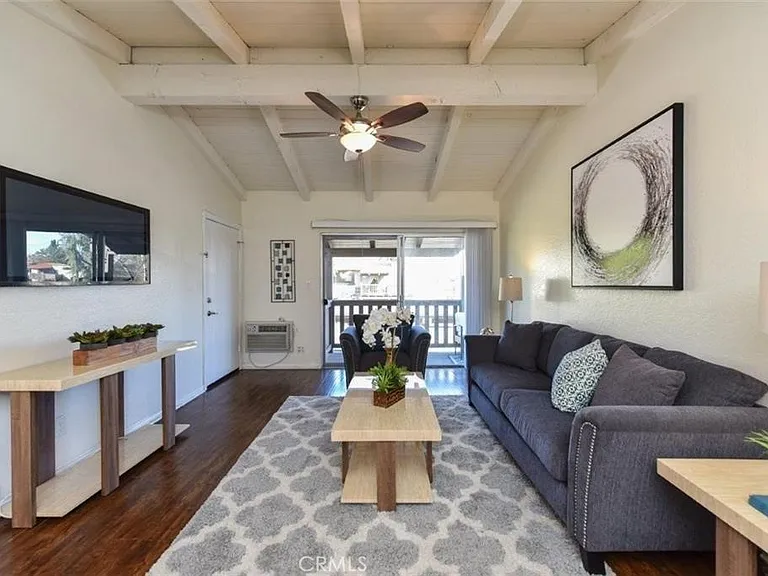 1345 Cabrillo Park Dr — Photo 4